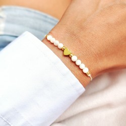 Bransoletka z serduszkiem z hematytu z koralikami z masy perłowej