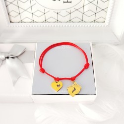 Bransoletka na Sznurku z Zawieszką w Kształcie Serca i Stópkami Dziecka