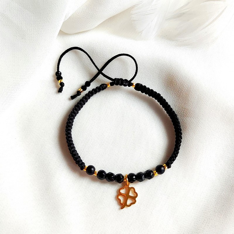 bransoletka handmade z koniczynką jadeitem i onyksem na sznurku bransoletka handmade z koniczynką jadeitem i onyksem na sznurku