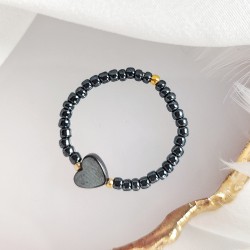 Pierścionek z serduszkiem z hematytu