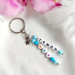 niebieski brelok z imieniem dziecka