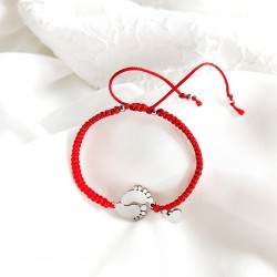 Czerwona bransoletka z zawieszką stópki i serduszko