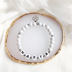 Bransoletka z koniczynką z imieniem z koralików hematyt