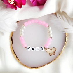 Bransoletka z imieniem dziecka z koralików różowa z motylkiem