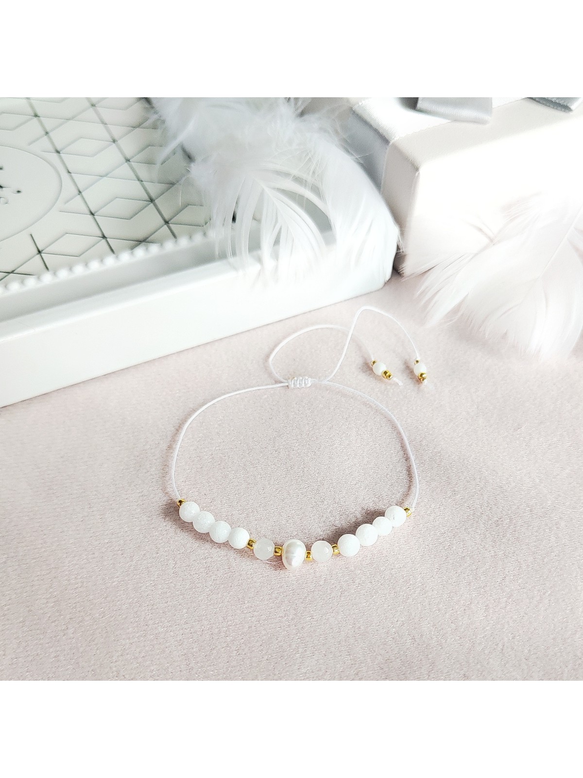 Bransoletka handmade na sznurku z perłą masą perłową i Agat