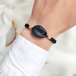 Bransoletka z muszelką Kauri czarna makrama pleciona