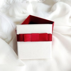 Pudełko na biżuterię na prezent