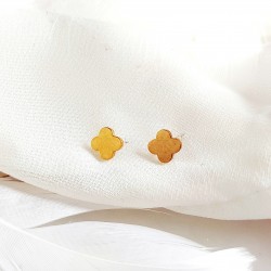 Kolczyki sztyfty w kształcie koniczynki