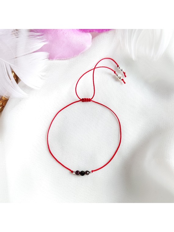 Ręcznie Wykonana Bransoletka na Czerwonym Sznurku z Kamieni Naturalnych
