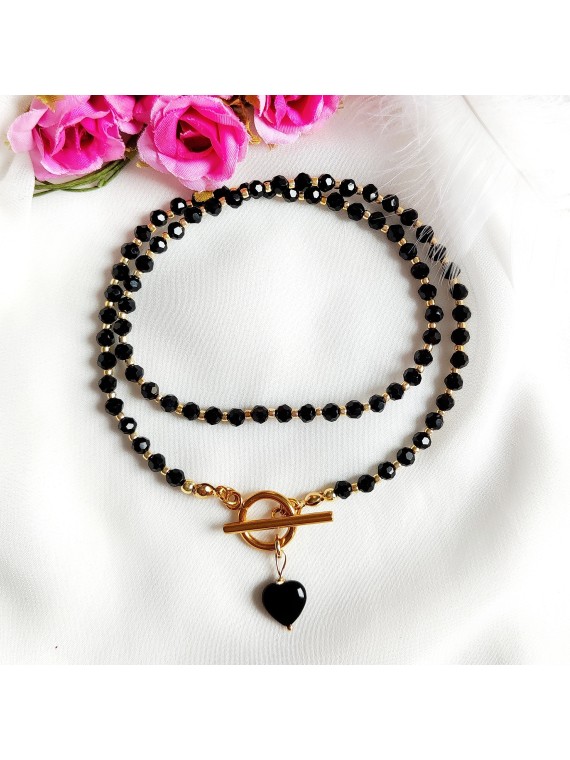 naszyjnik z onyksem i zapięciem toggle z serduszkiem