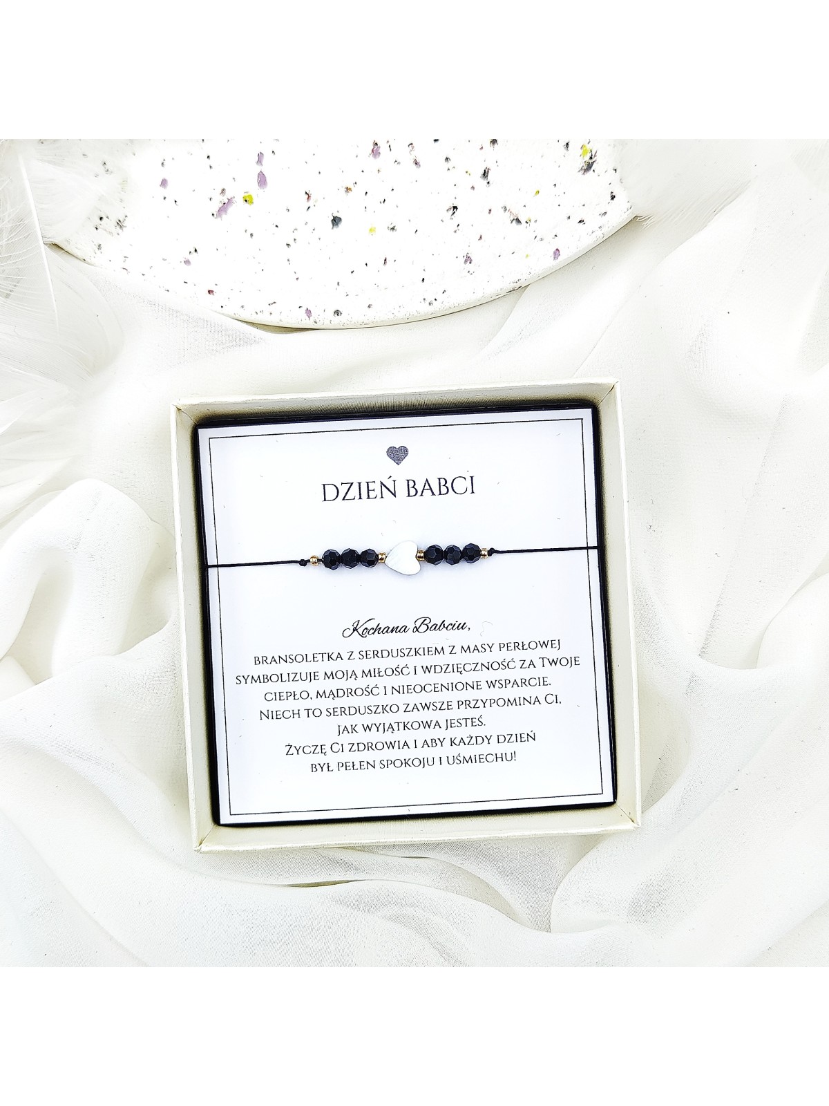 Bransoletka z serduszkiem w pudełku z dedykacją dla babci