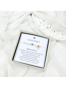 Bransoletka na sznurku z literką i serduszkiem na dzień babci