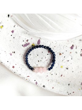 Pierścionek z naturalnym spinelem i różowym kwarcem