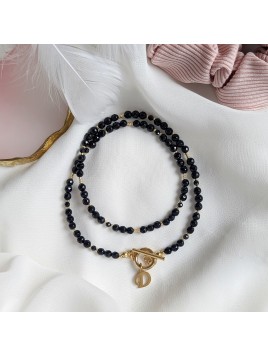 Naszyjnik z czarnego Onyksu i Turmalinu ze złotą literką