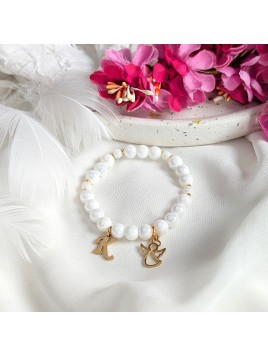 Bransoletka z perłowych koralików ze złotym Aniołkiem i Literką Pamiątka Komunijna