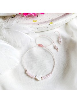 Różowa bransoletka na komunię z serduszkiem z masy perłowej