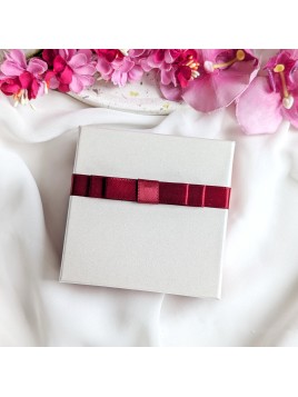 Bordowo beżowe pudełeczko prezentowe