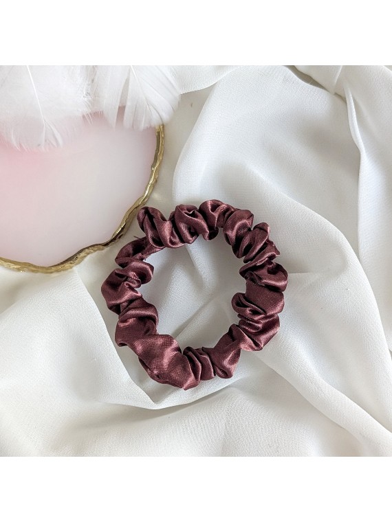 Satynowa gumka do włosów burgundowa scrunchie