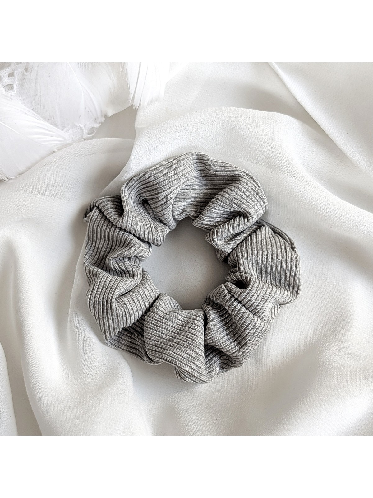 Szara frotka do włosów scrunchies