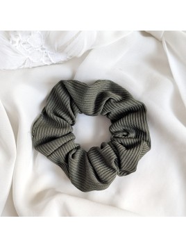 Zielona gumka do włosów scrunchies