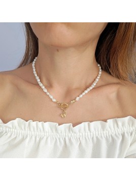 Naszyjnik z literką z Kamieni  perły hodowlane