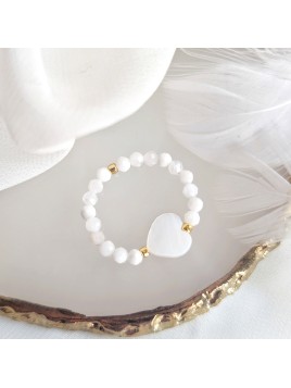 Pierścionek z kamienia księżycowego i serduszkiem z masy perłowej