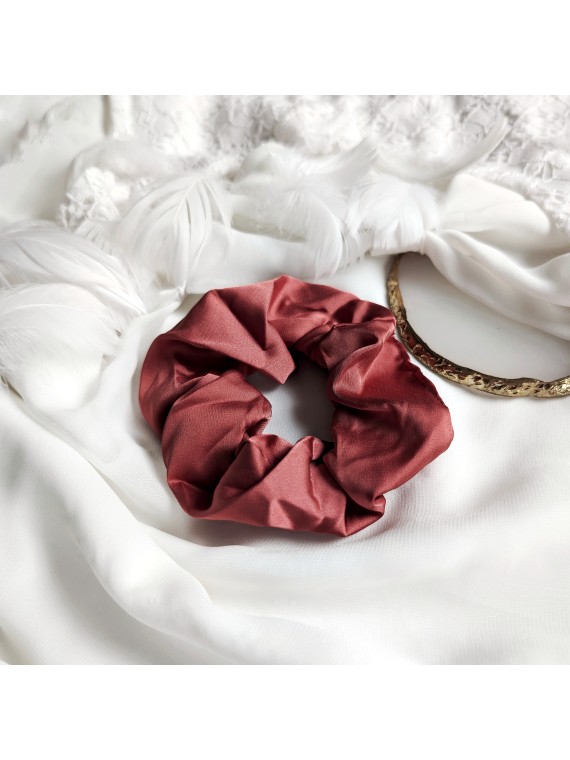 frotka typu scrunchie w kolorze rudym