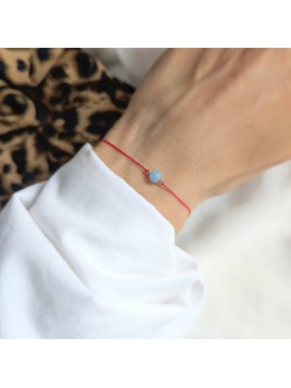 Bransoletka na czerwonym sznurku z akwamarynem