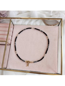 Naszyjnik z kamieni naturalnych z literką