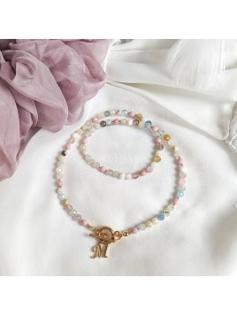 Naszyjnik z morganitu z zawieszką złotą Litera zapinany