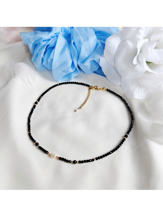 Ręcznie wykonany naszyjnik ze spinelu, onyksu, perły naturalnej i hematytu Ręcznie wykonany naszyjnik ze spinelu, onyksu, perły naturalnej i hematytu