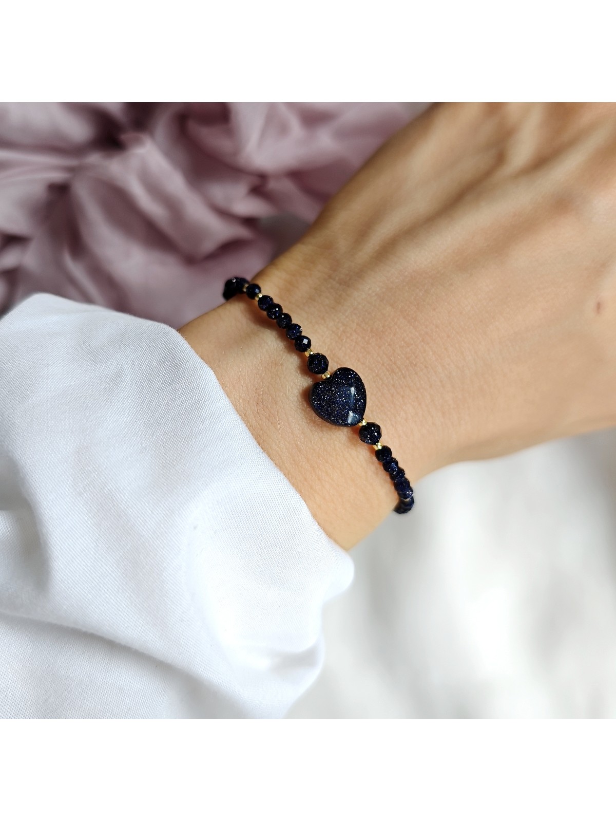 Bransoletka z serduszkiem Noc Kairu na sznurku