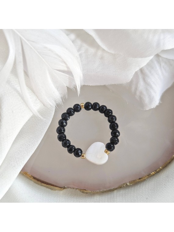 Pierścionek z onyksu z serduszkiem z masy perłowej