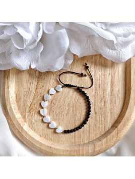 Bransoletka z czarnego onyksu i serduszek z masy perłowej na sznurku