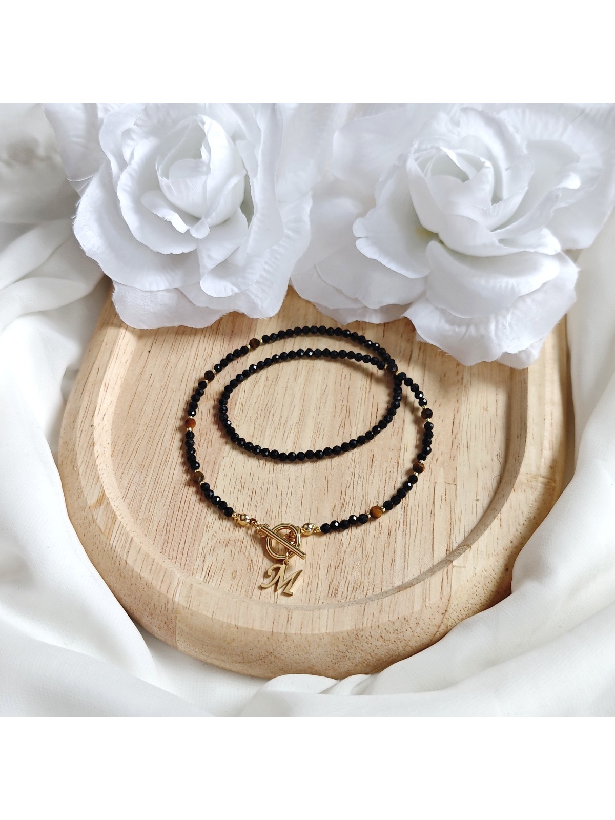 naszyjnik z literką z tygrysim okiem i turmalinem