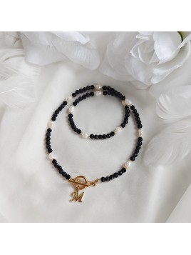 Naszyjnik z kamieni z literką Perły Howlit Jadeit Onyks