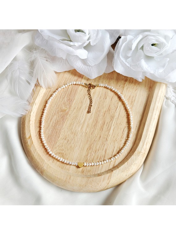 Naszyjnik z naturalnych pereł z zawieszką serduszkiem