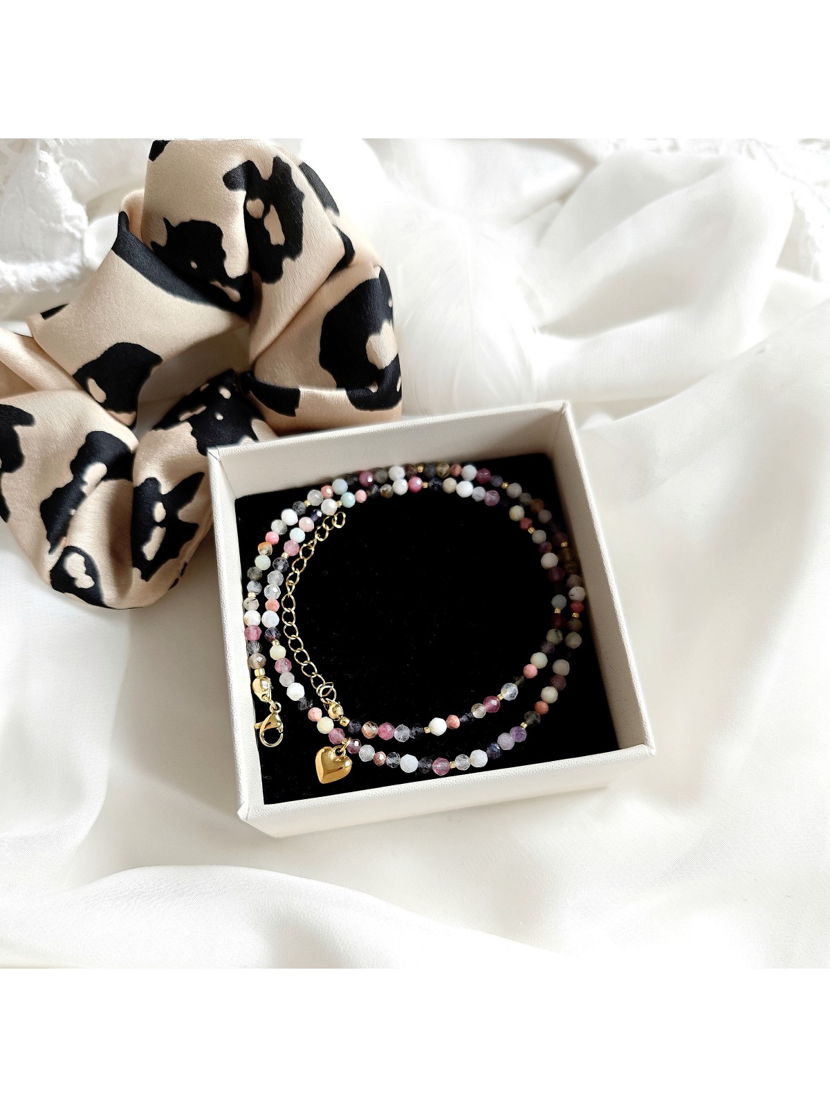 Naszyjnik z agatu, kryształu górskiego, ametystu, liolitu, rodonitu i akwamarynu z serduszkiem