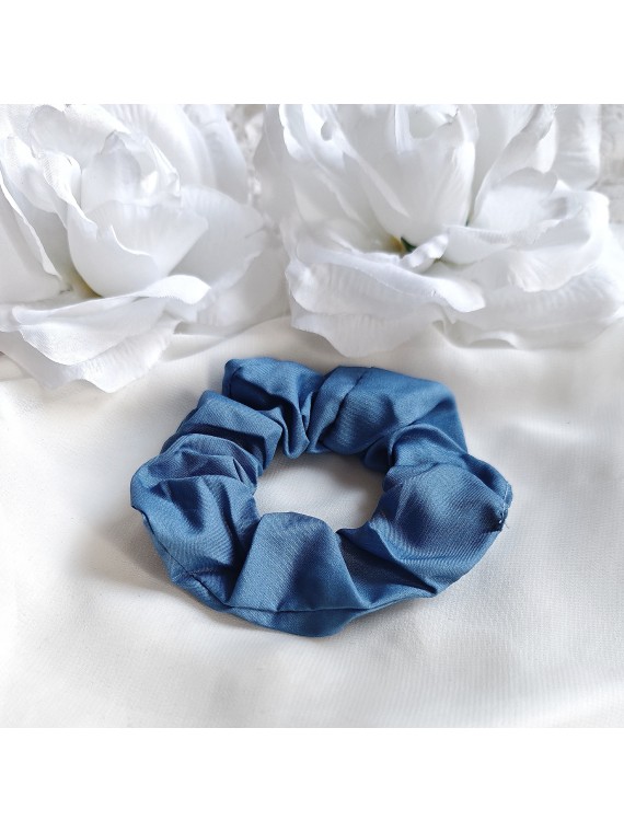 Niebieska frotka do włosów z dzianiny