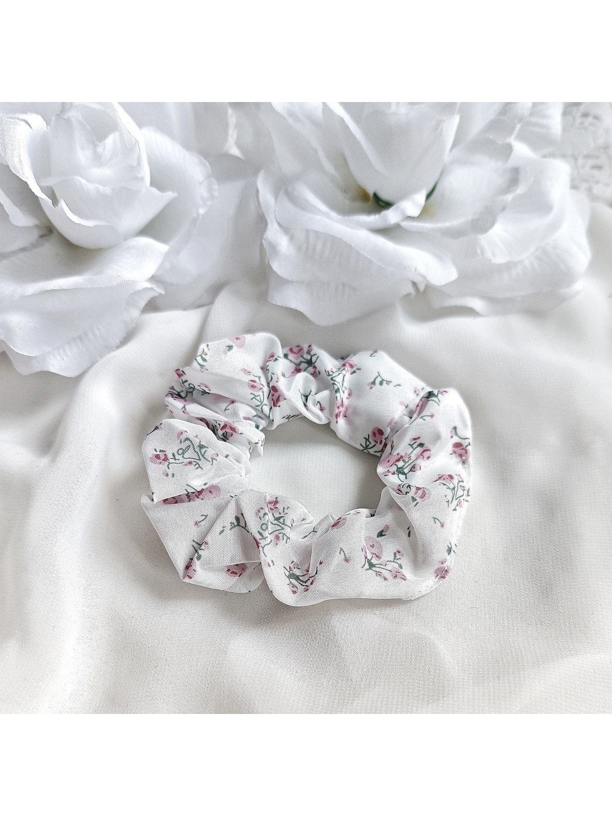 frotka w drobne kwiaty scrunchies