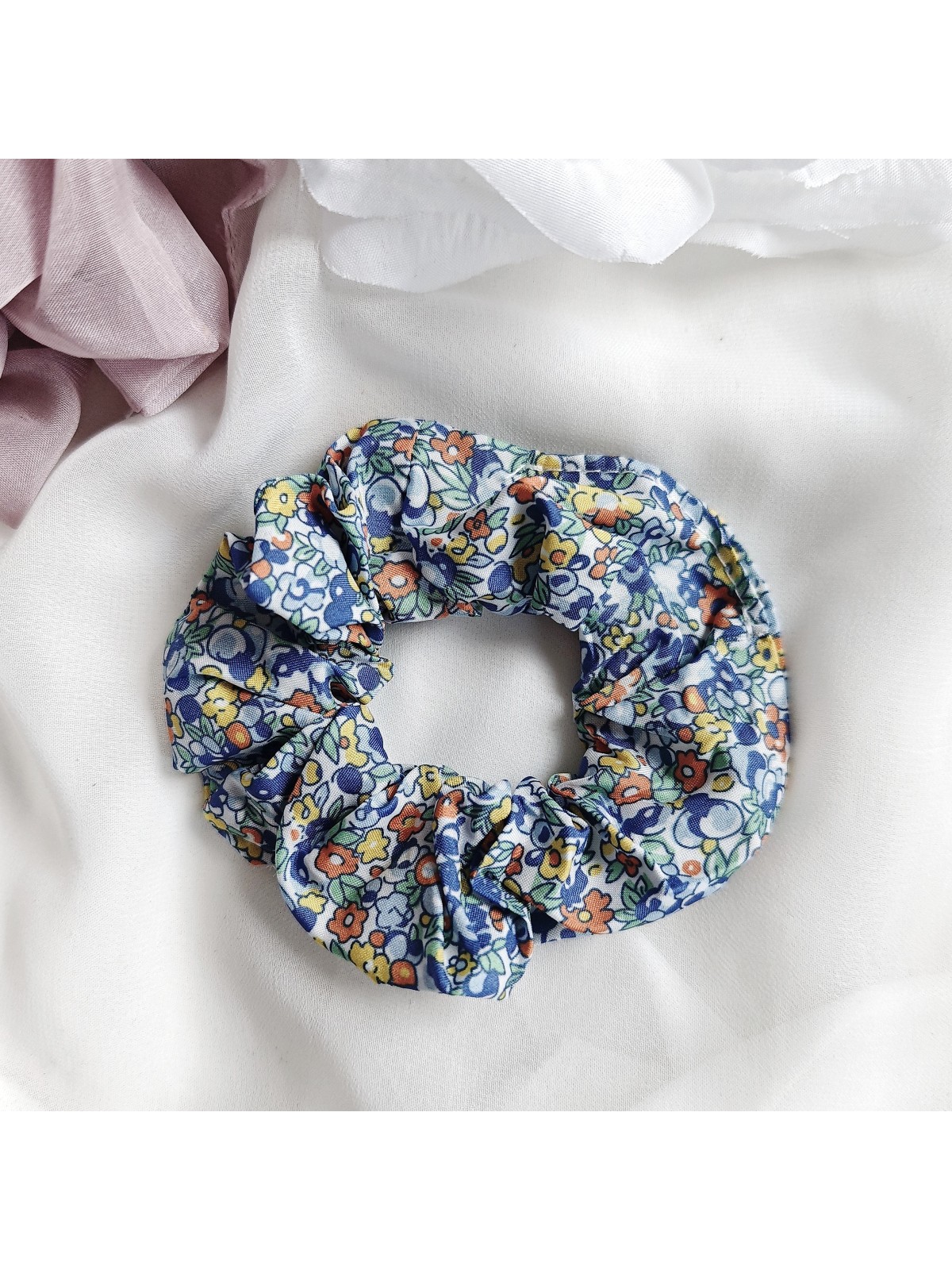 Gumka frotka do włosów w kolorowe kwiatki Scrunchies