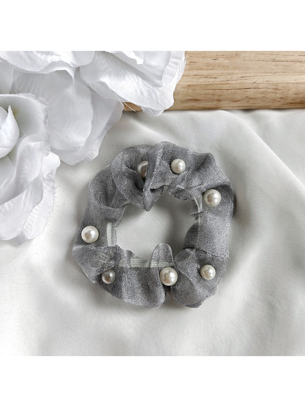 Gumka mała frotka z perłami szara mała