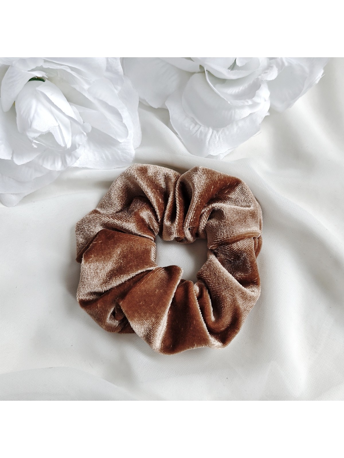 Gumka frotka scrunchie brązowa karmelowa Welurowa