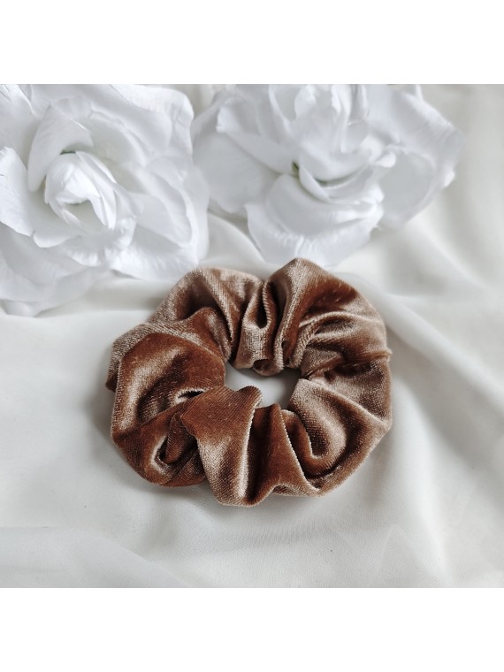 Karmelowa gumka scrunchies welurowa