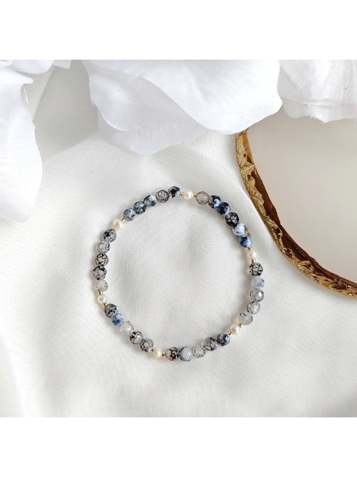 Bransoletka z pereł i agatu na gumce