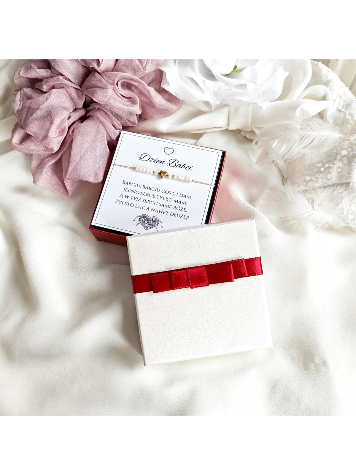 Bransoletka na Dzień Babci z serduszkiem w pudełku z dedykacją