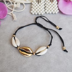 Bransoletka Z Muszelek kauri ze złotą muszelką