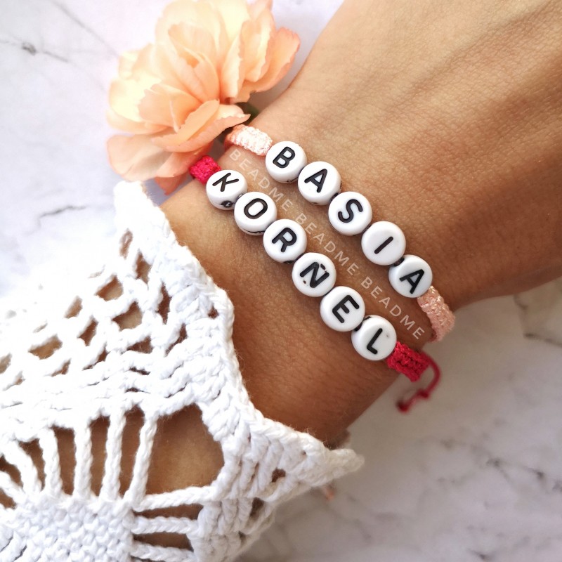Bransoletka handmade na sznurku z imieniem z koralików Bransoletka handmade na sznurku z imieniem z koralików
