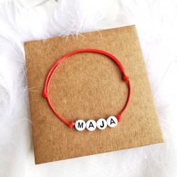 Bransoletka z imieniem z koralików na sznurku