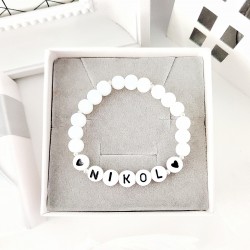 bransoletka z imieniem dziecka na pamiątkę i komunii